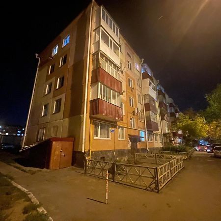 1-Комн. Квартира Целиком Интернациональная 32 С Гостиничным Сервисом Petropavlovsk Buitenkant foto
